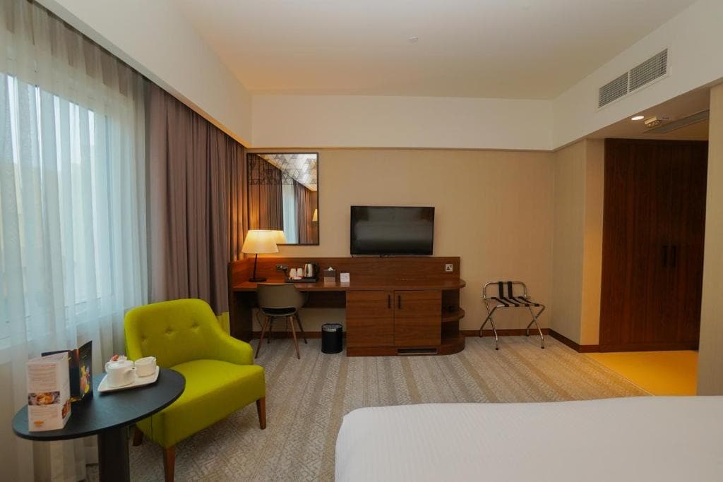 The Grand Lux Hotel - 6