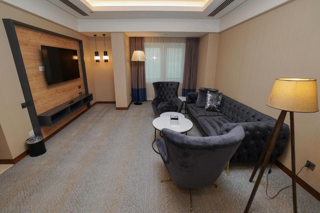 The Grand Lux Hotel - 11