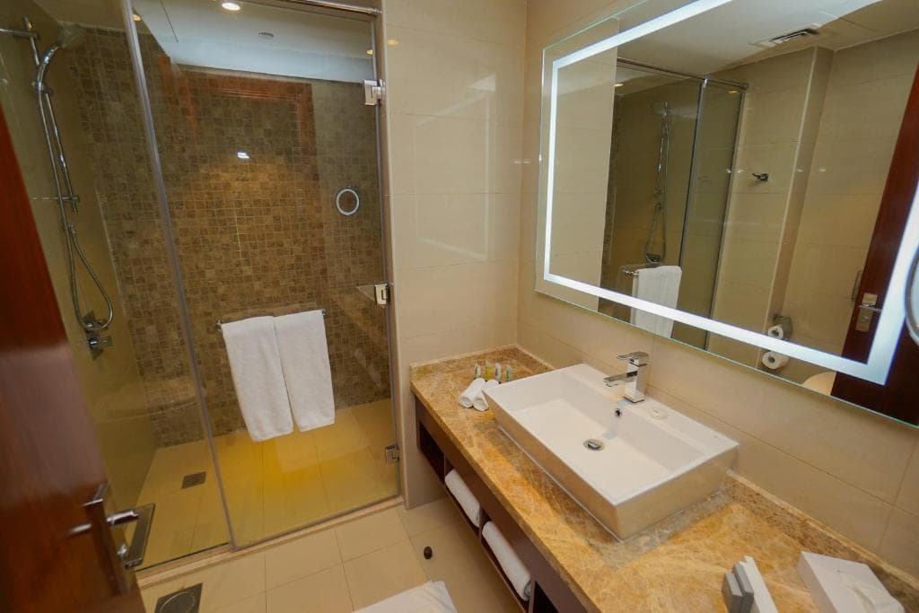 The Grand Lux Hotel - 15