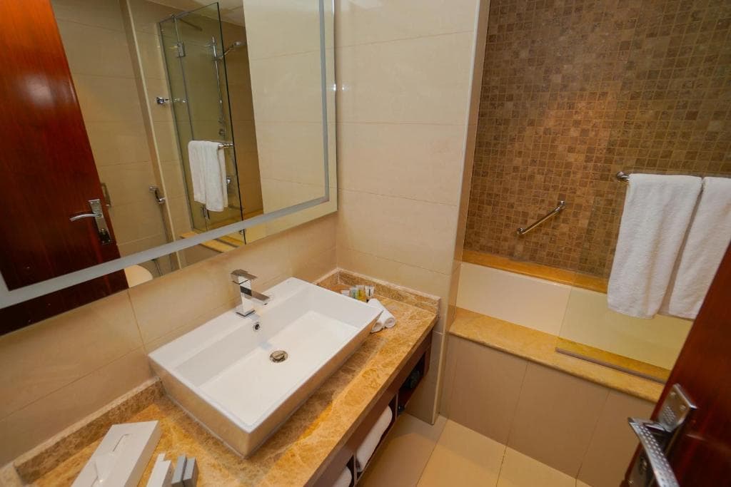 The Grand Lux Hotel - 17