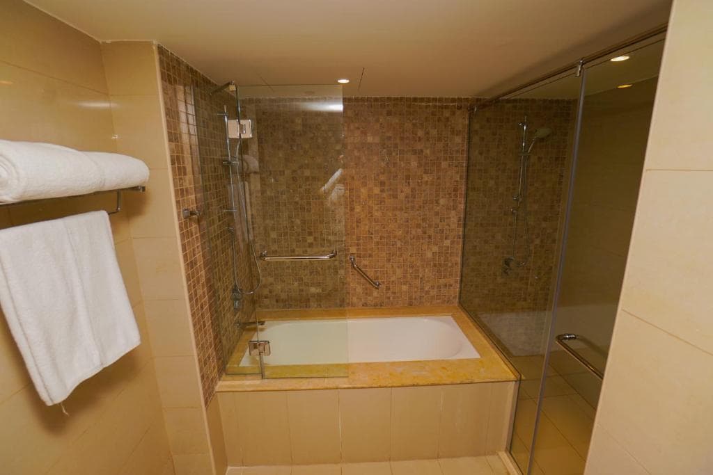 The Grand Lux Hotel - 30