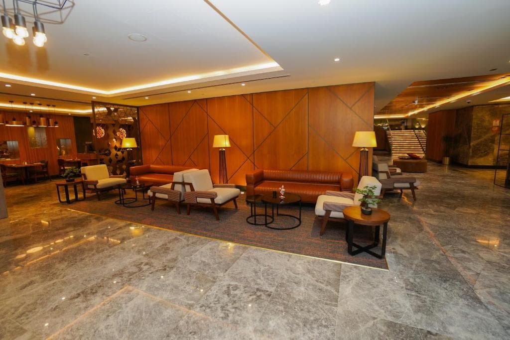 The Grand Lux Hotel - 39