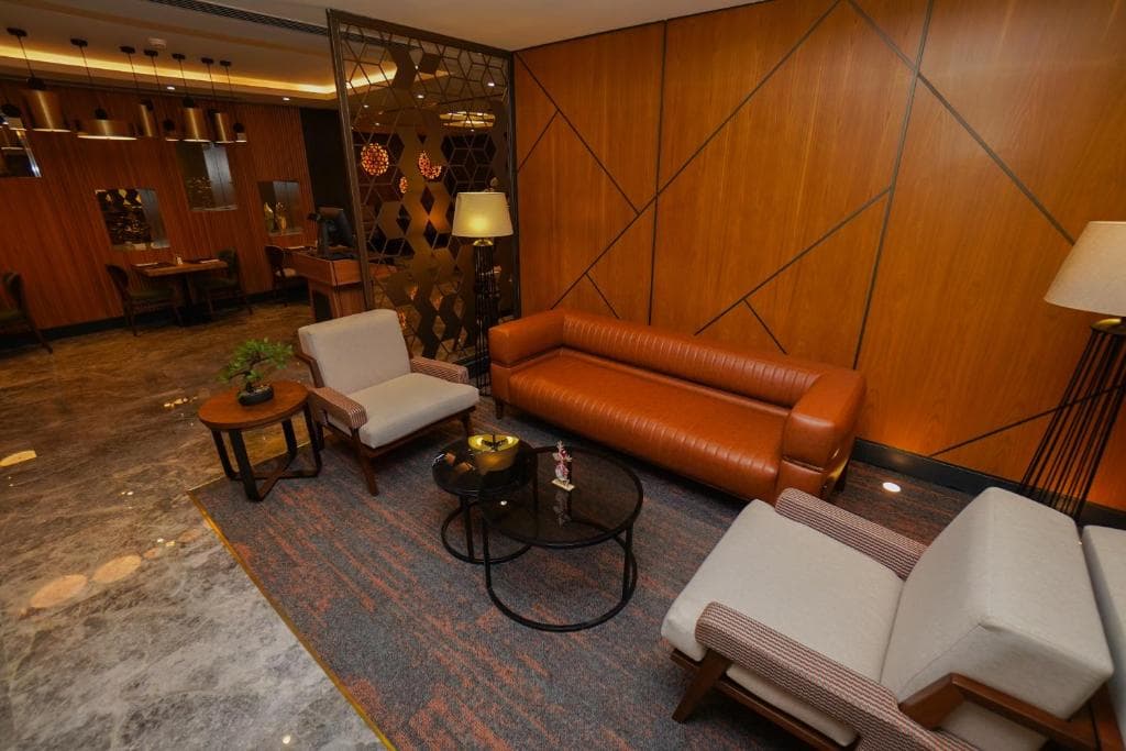 The Grand Lux Hotel - 40