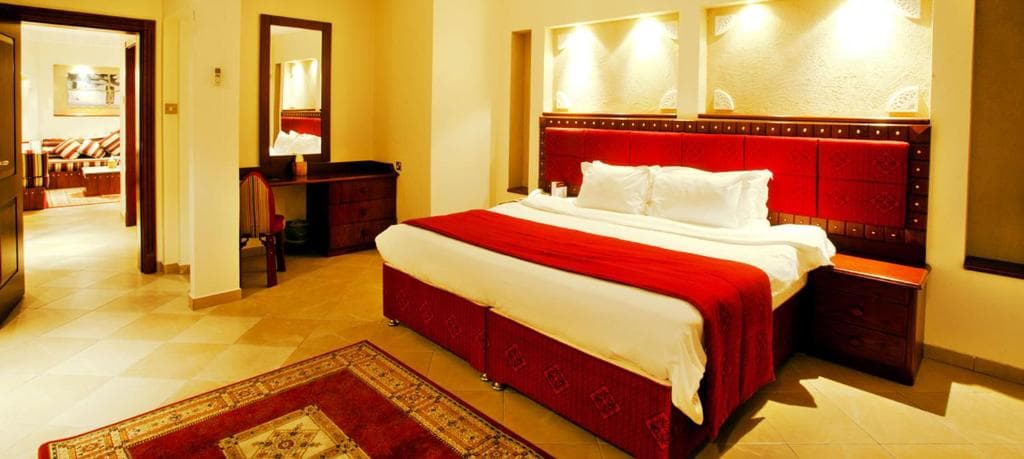 Al Liwan Suites - 5