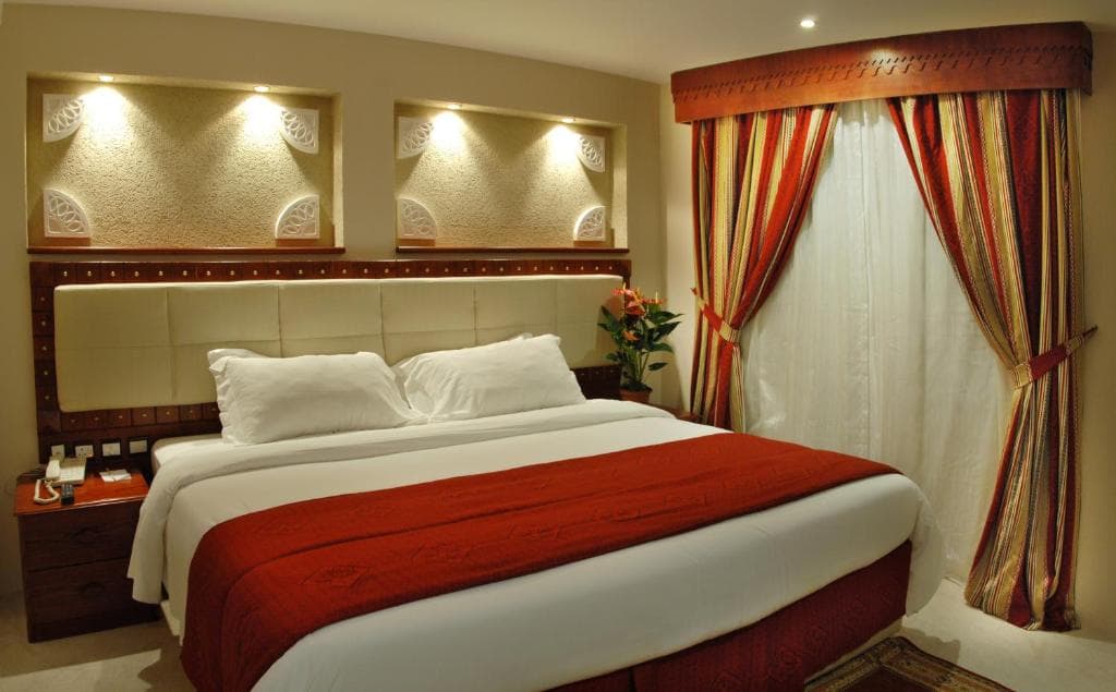 Al Liwan Suites - 6