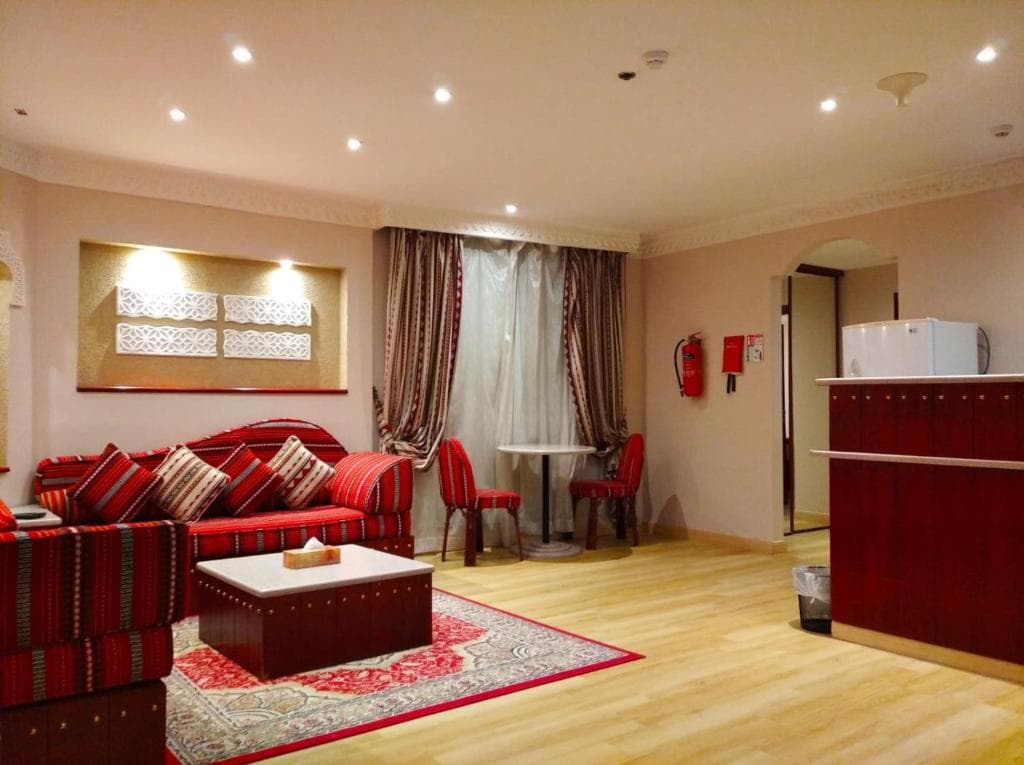 Al Liwan Suites - 16