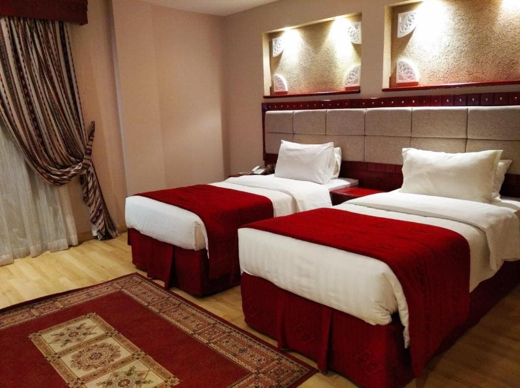 Al Liwan Suites - 18