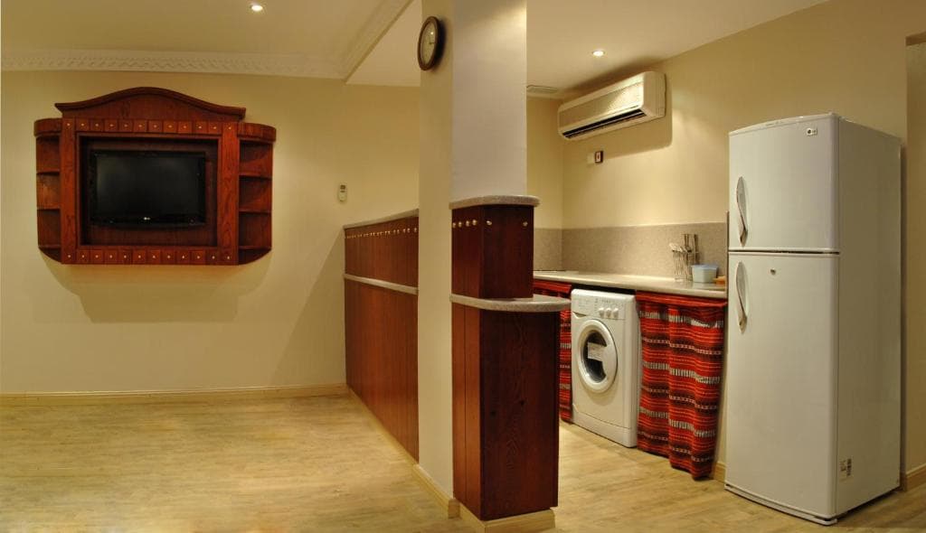 Al Liwan Suites - 21