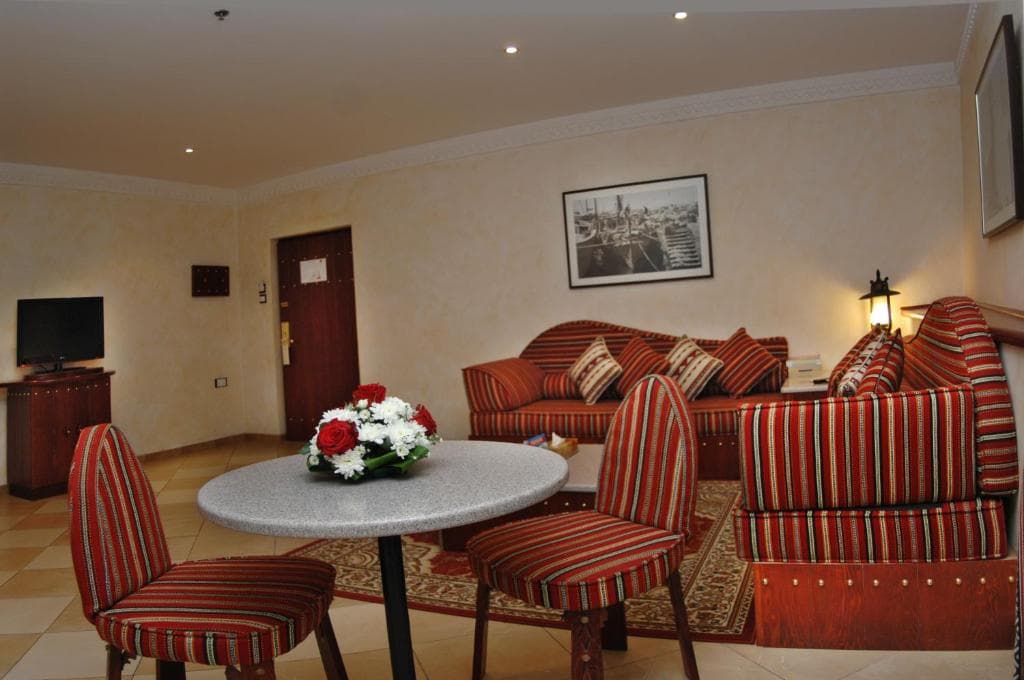 Al Liwan Suites - 22
