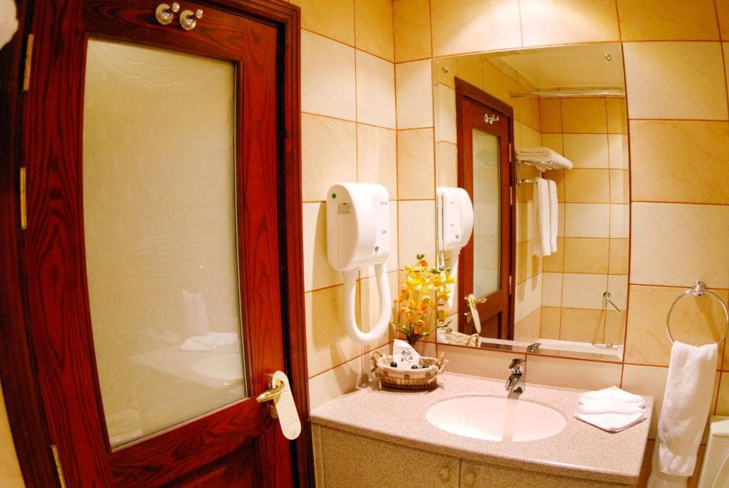 Al Liwan Suites - 27