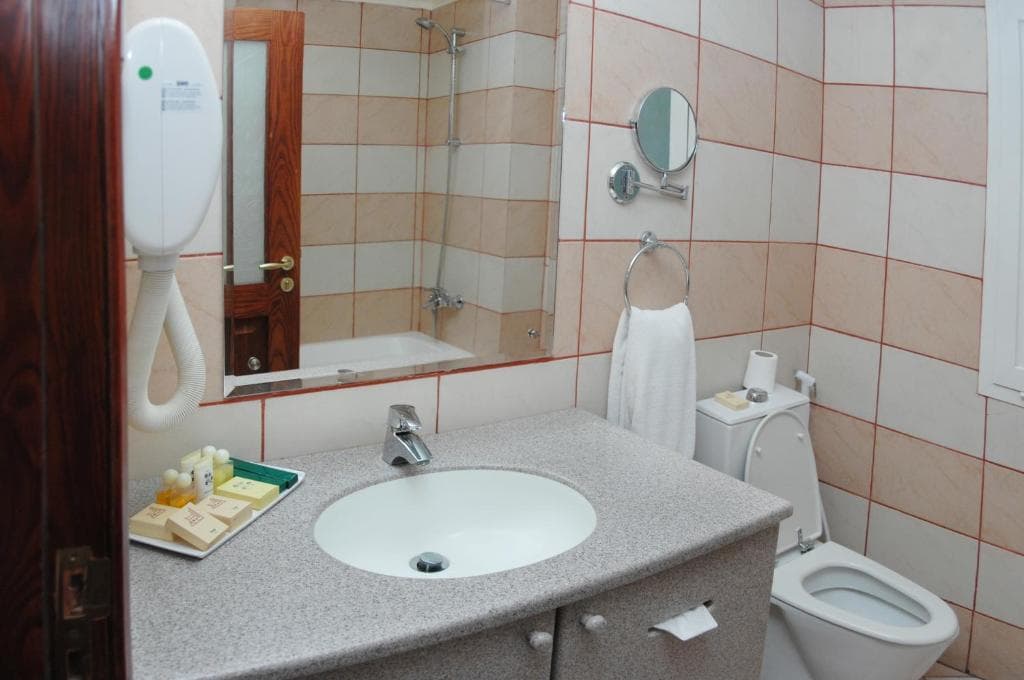 Al Liwan Suites - 29