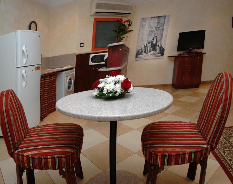 Al Liwan Suites - 33