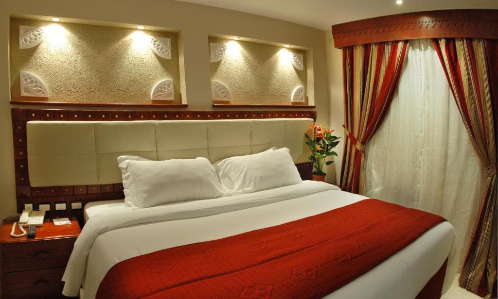 Al Liwan Suites - 38
