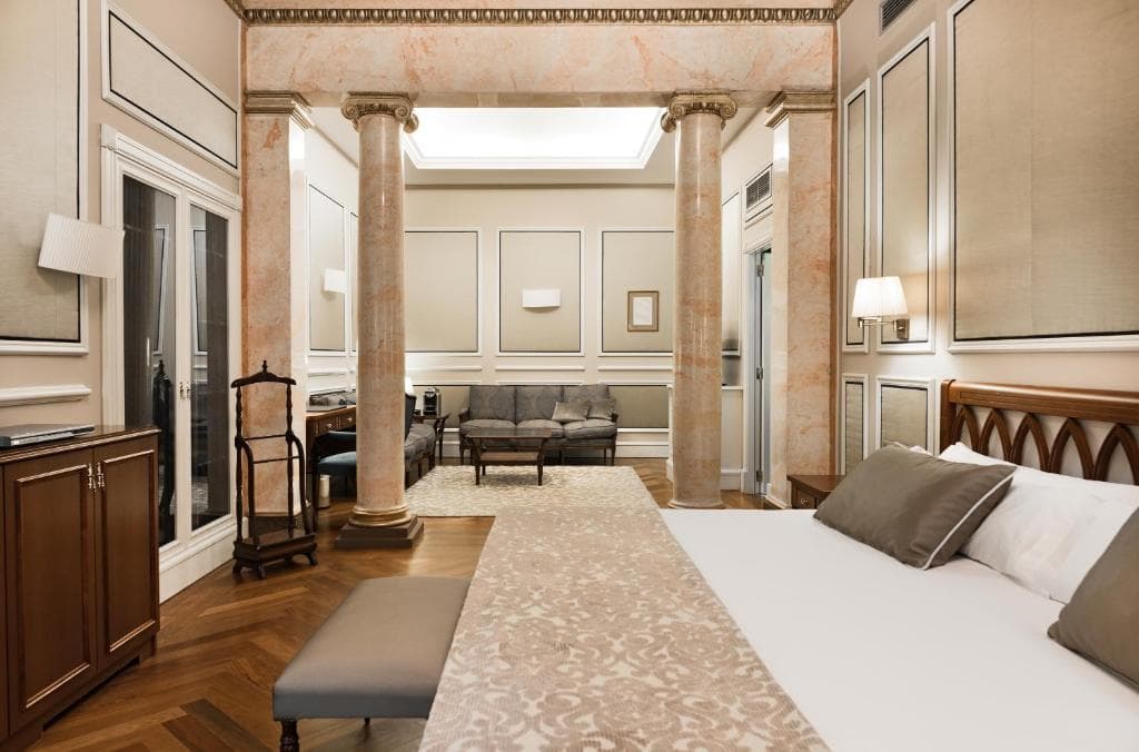 Catalonia Las Cortes - 3