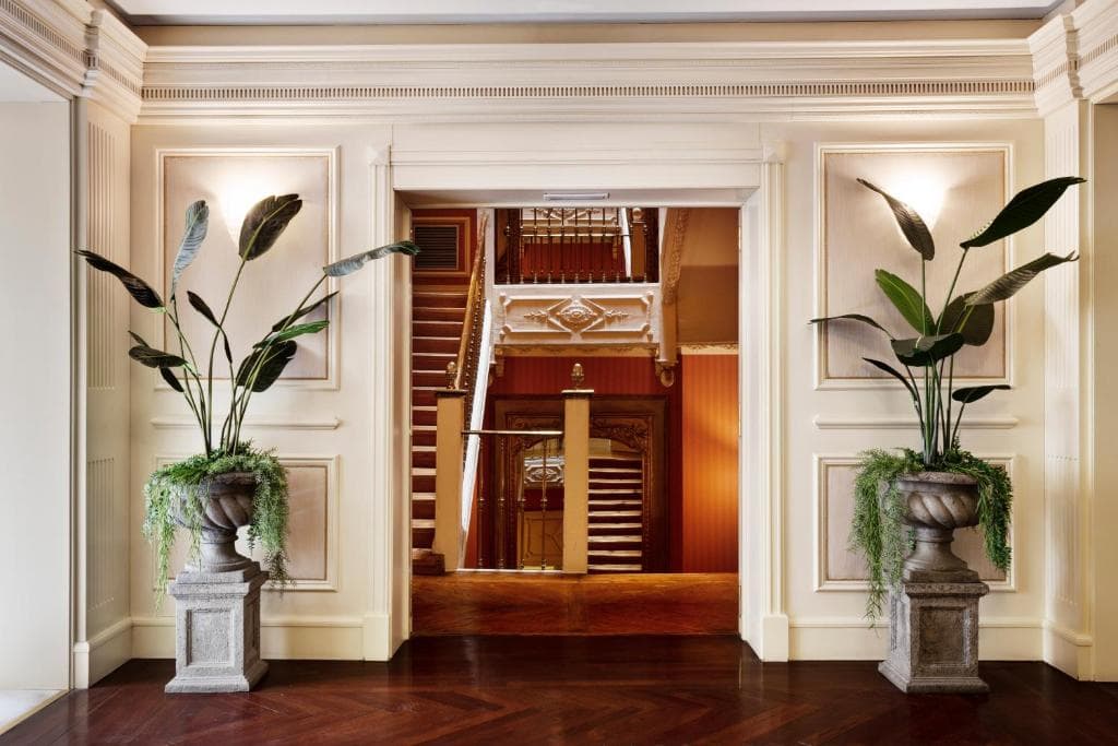 Catalonia Las Cortes - 9