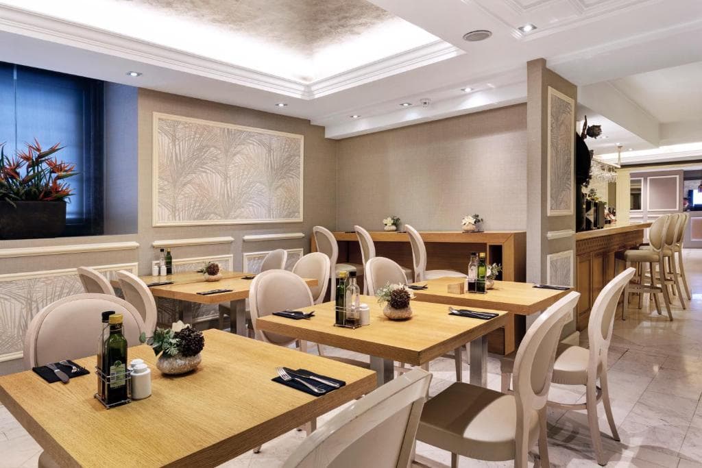 Catalonia Las Cortes - 10