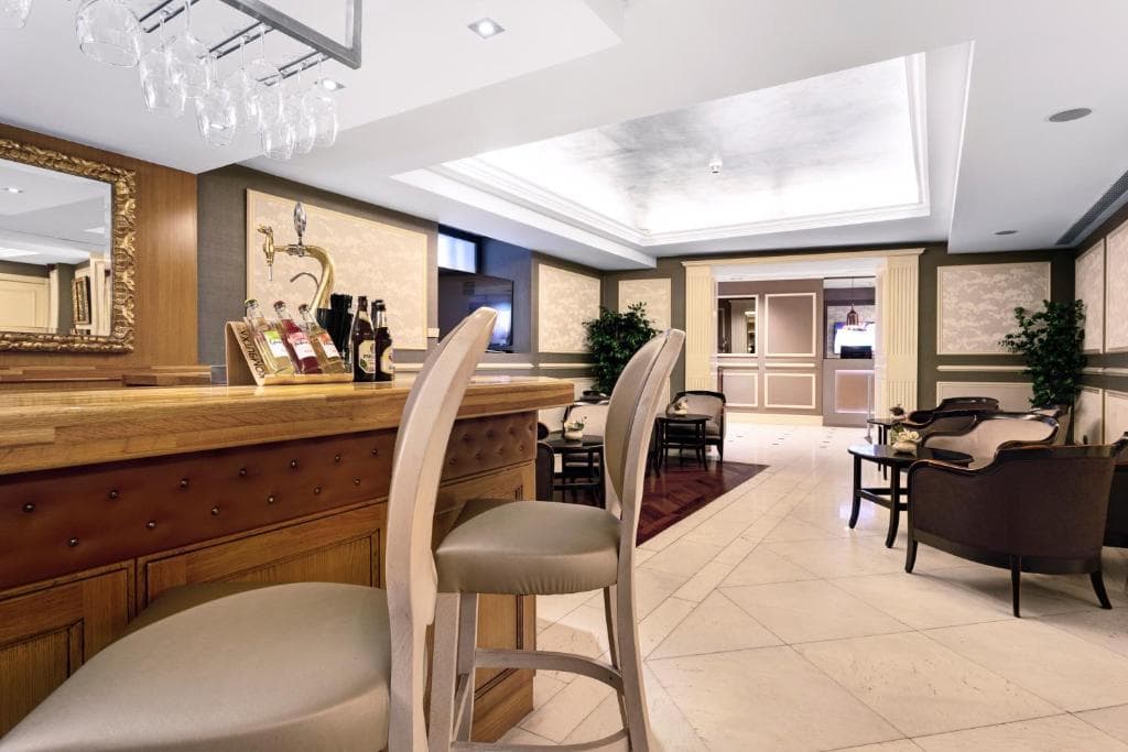 Catalonia Las Cortes - 11