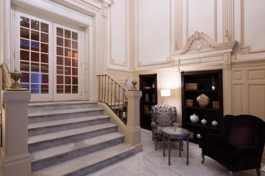 Catalonia Las Cortes - 13