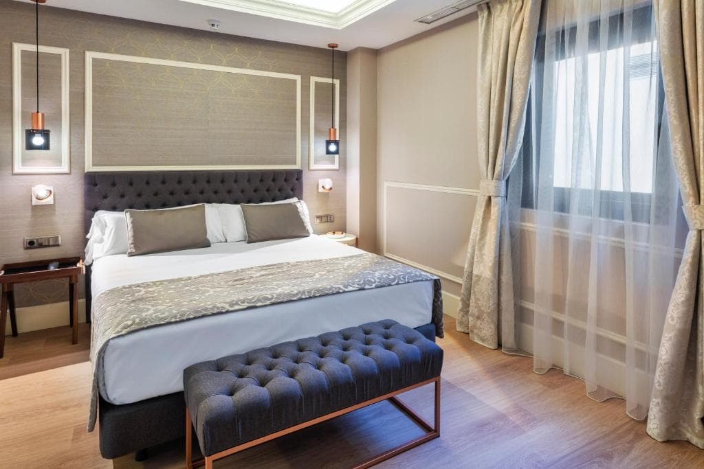 Catalonia Las Cortes - 15