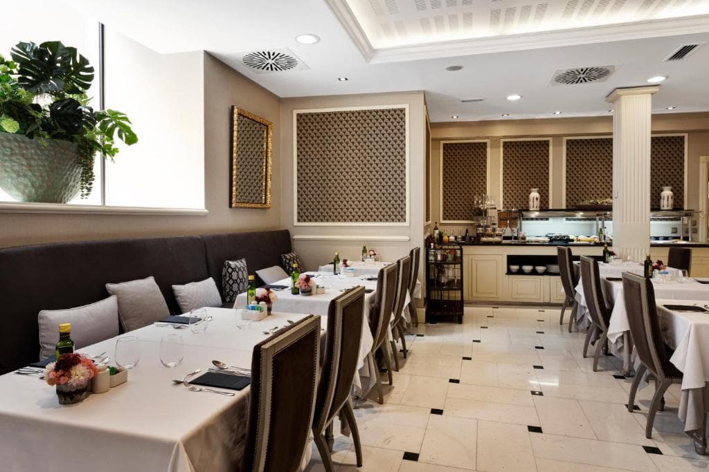 Catalonia Las Cortes - 18