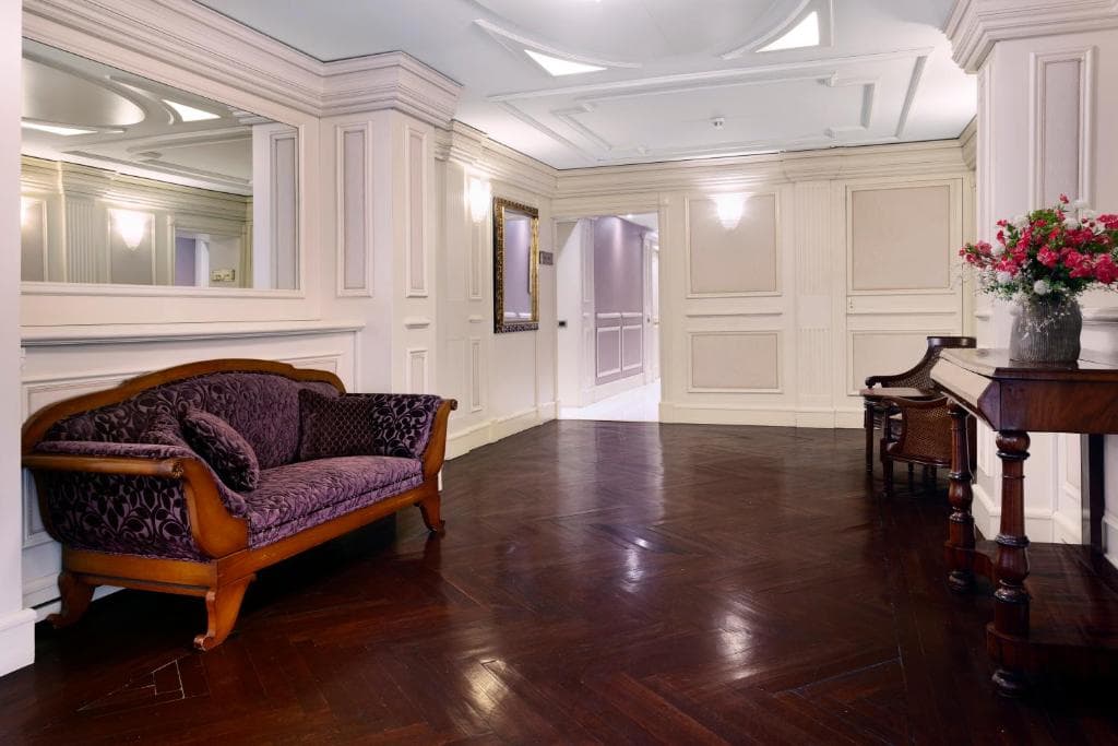 Catalonia Las Cortes - 22