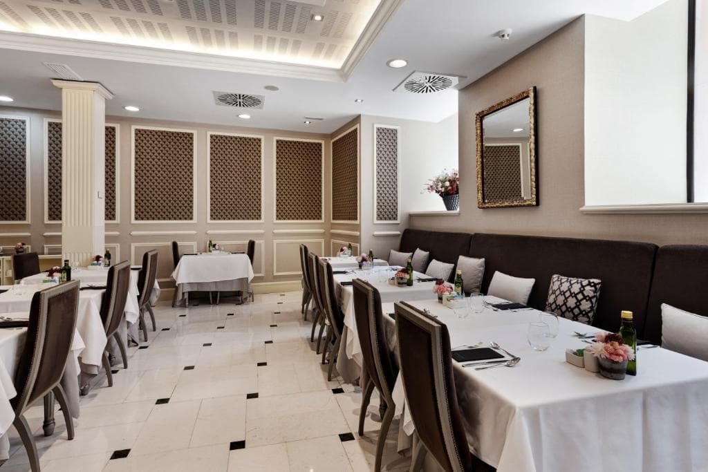 Catalonia Las Cortes - 24