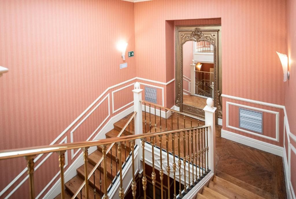 Catalonia Las Cortes - 36