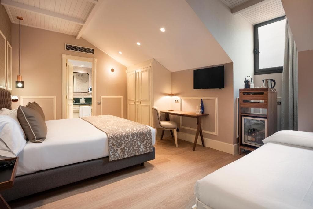 Catalonia Las Cortes - 37