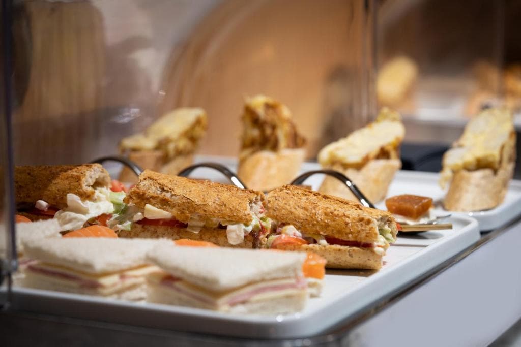 Catalonia Las Cortes - 38