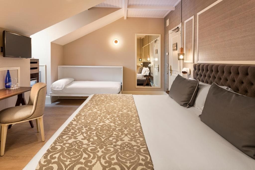 Catalonia Las Cortes - 41