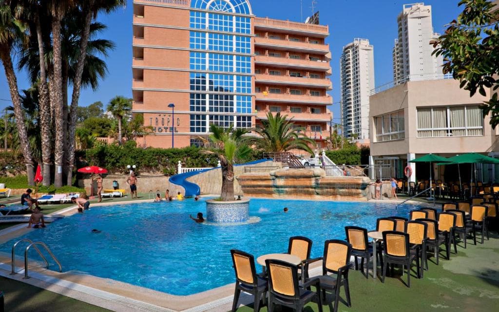 Hotel Alone - 4