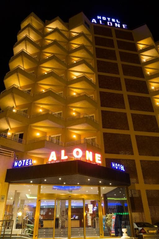 Hotel Alone - 12