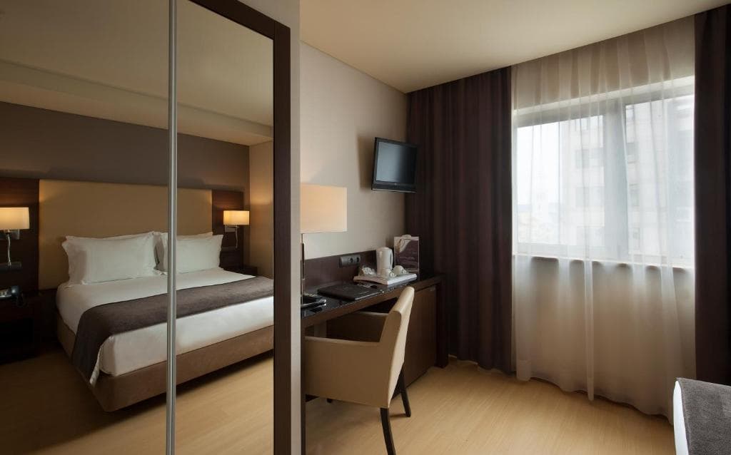 TURIM Iberia Hotel - 36