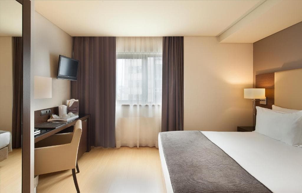 TURIM Iberia Hotel - 42