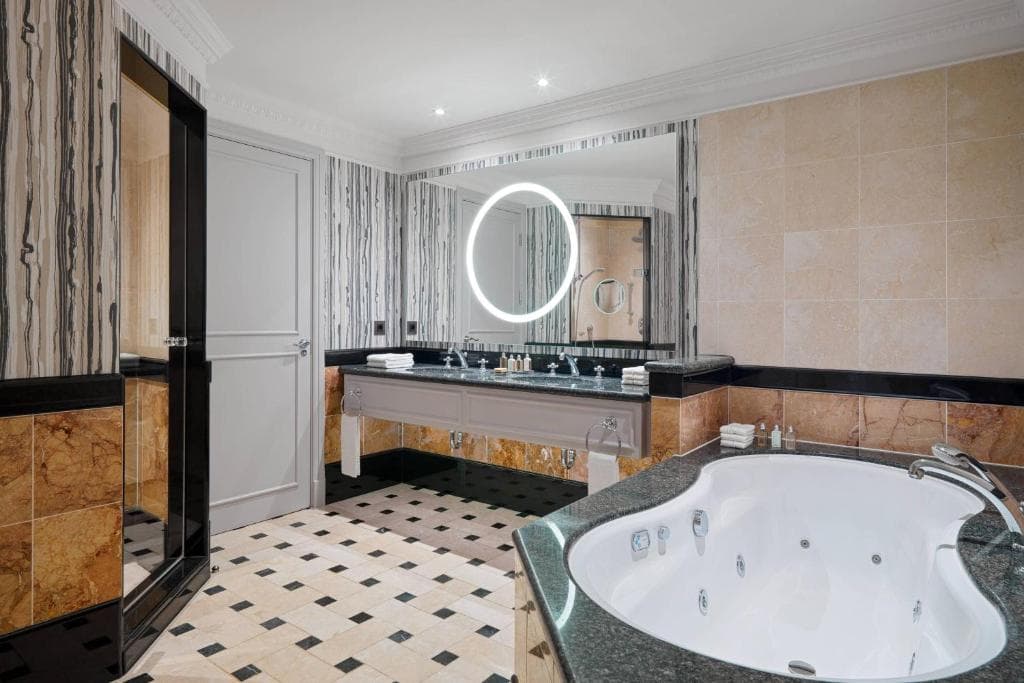 Tbilisi Marriott Hotel - 3