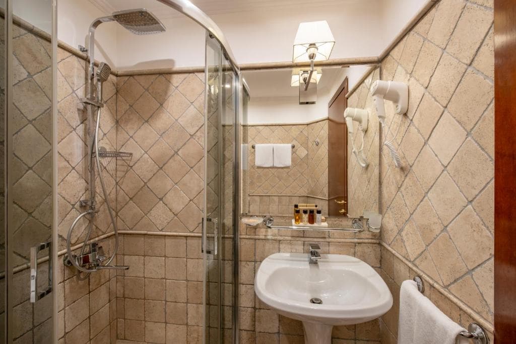 Ambassadori Tbilisi Hotel - 38