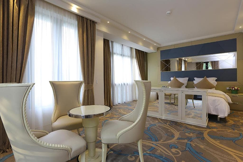 Ambassadori Tbilisi Hotel - 44
