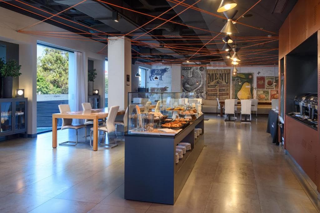 Star inn Lisbon Airport - 8
