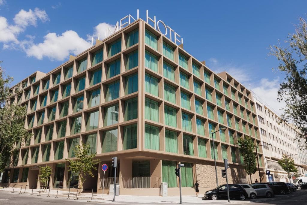 Lumen Hotel & The Lisbon Light Show - 12