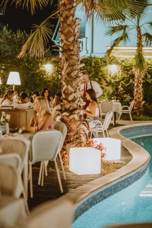 Hotels & Resorts Flower - 14