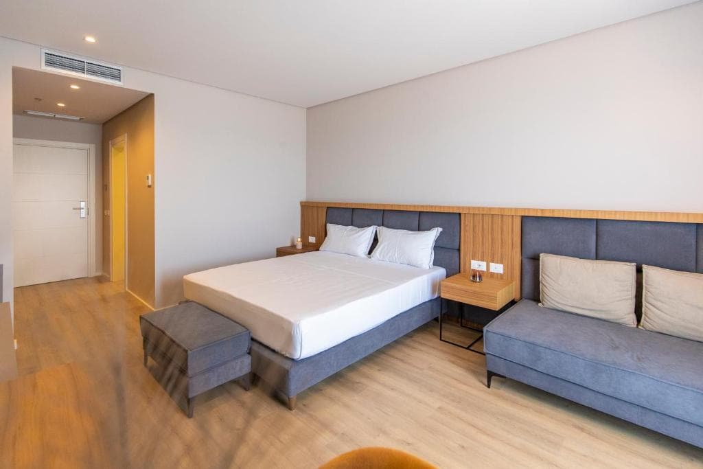 AMR Hotel - 14