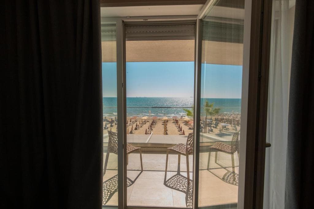 AMR Hotel - 23