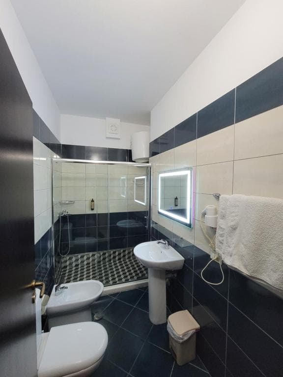 Hotel Haris - 3