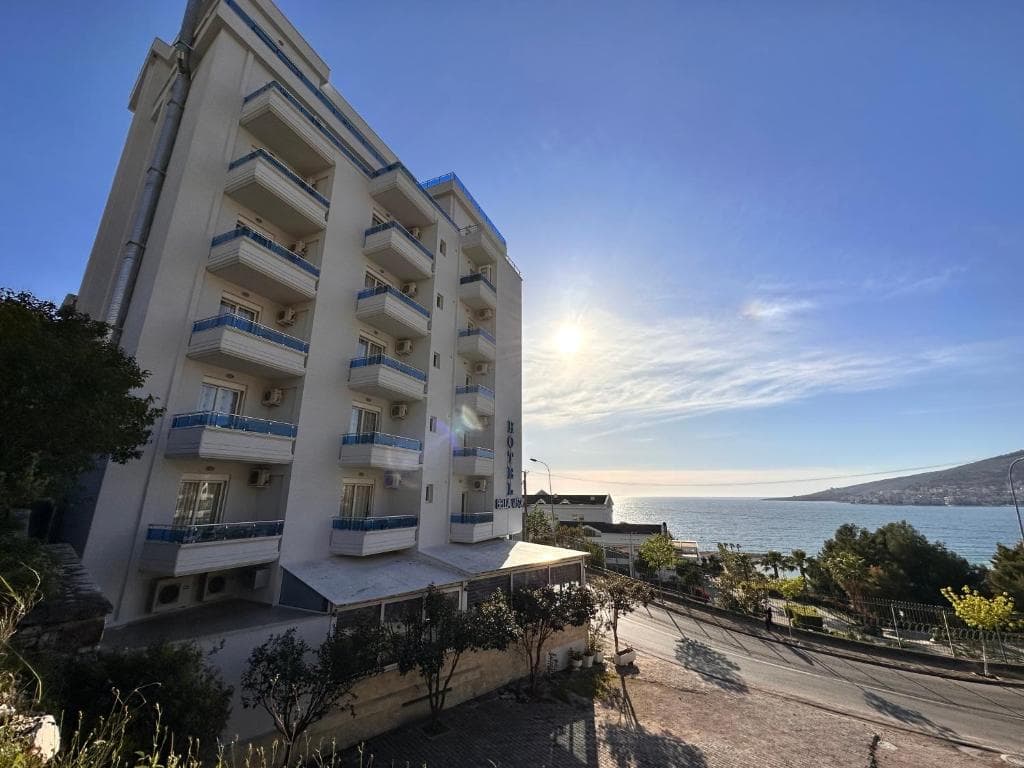 Hotel Bella Vista - 1