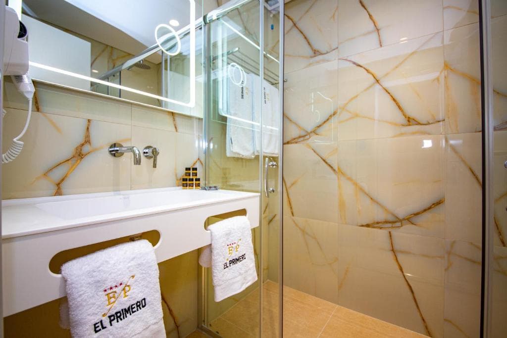 El Primero Hotel - 33