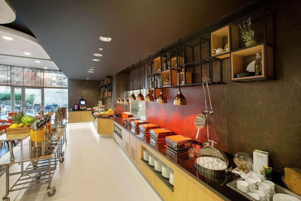 Hotel Garden Inn Hilton Tirana - 45
