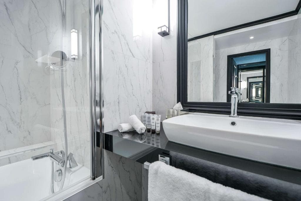 Maison Astor Paris, Curio Collection by Hilton - 3