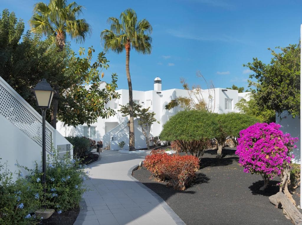 H10 White Suites - 35