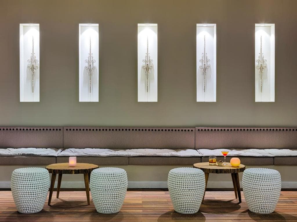 H10 White Suites - 45