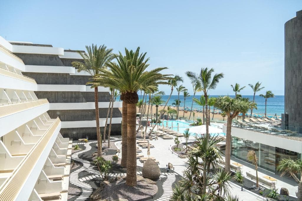 Plus Fariones Suite Hotel - 9